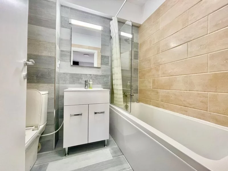 13 Septembrie, Casa Poporului, Marriott, bloc nou, centrala proprie.