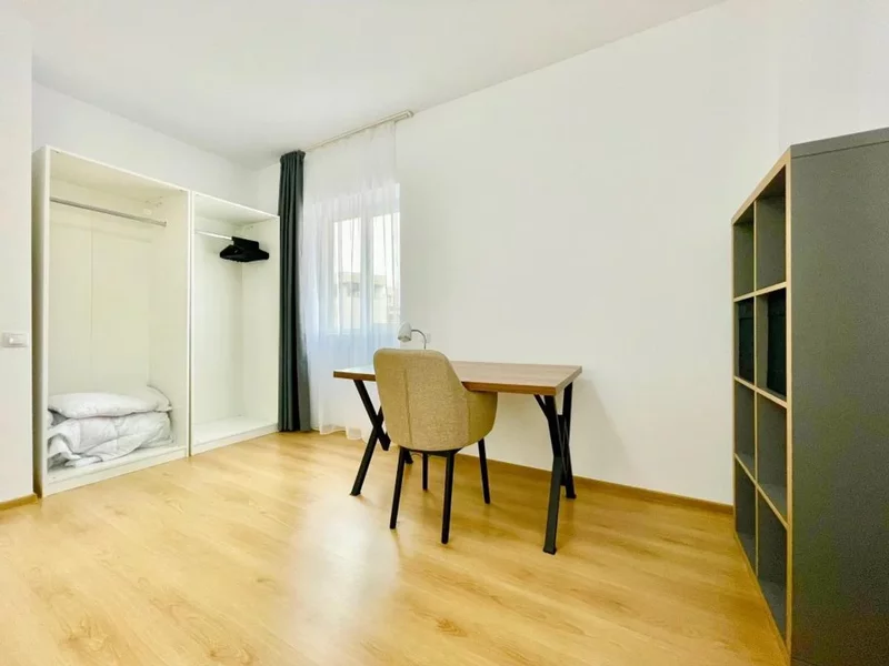 13 Septembrie, Casa Poporului, Marriott, bloc nou, centrala proprie.